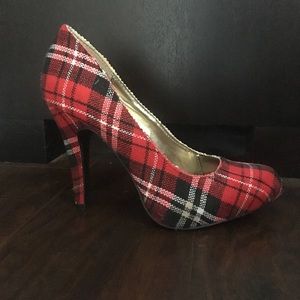 Plaid Pumps
